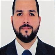 Profesor con MBA y amplia experiencia en marketing